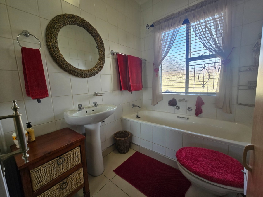2 Bedroom Property for Sale in Heuwelsig Free State